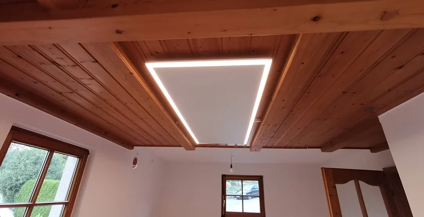 eb0323_db302923c35843acaa4f56aae5c8f4e8mv2